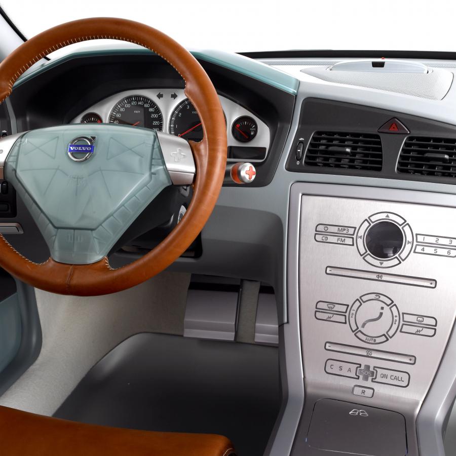  Volvo Adventure Concept Car 2002 года  (фото 5 из 12)